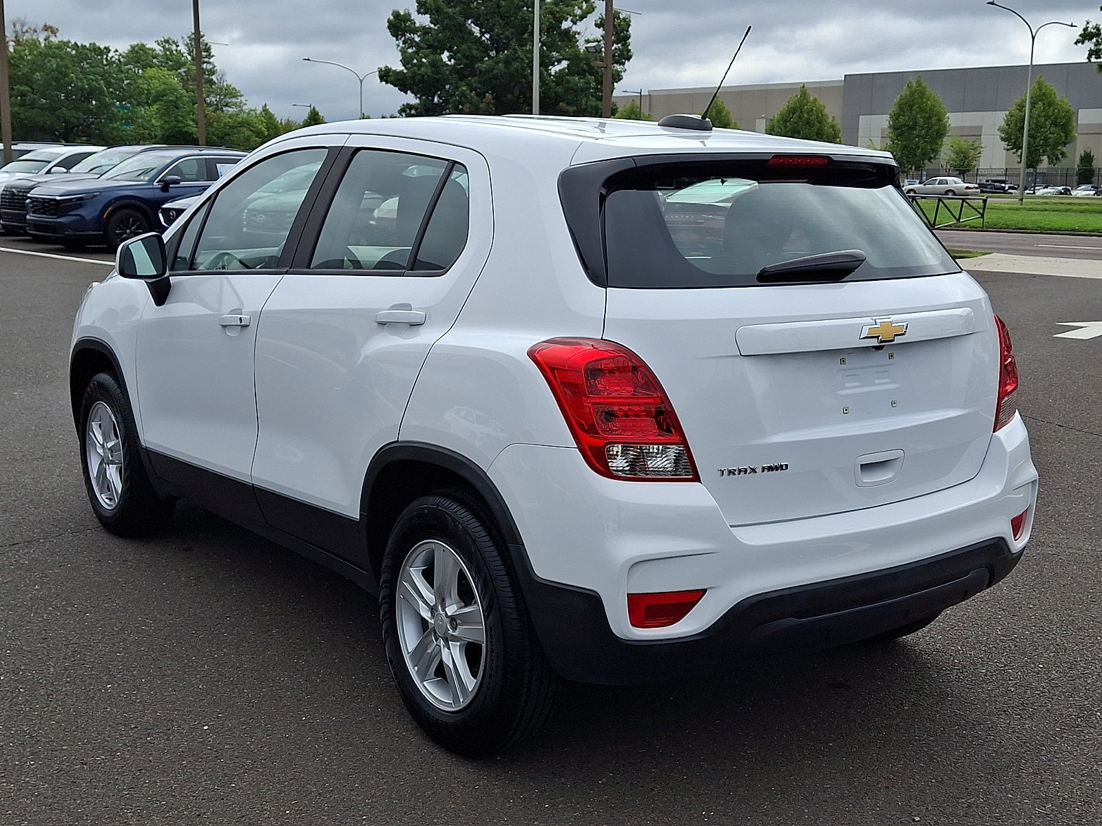 Used 2018 Chevrolet Trax LS AWD/4WD image 4