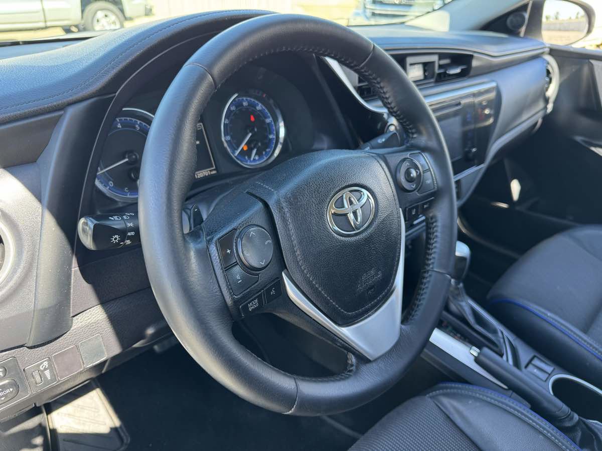 Used 2019 Toyota Corolla SE image 23