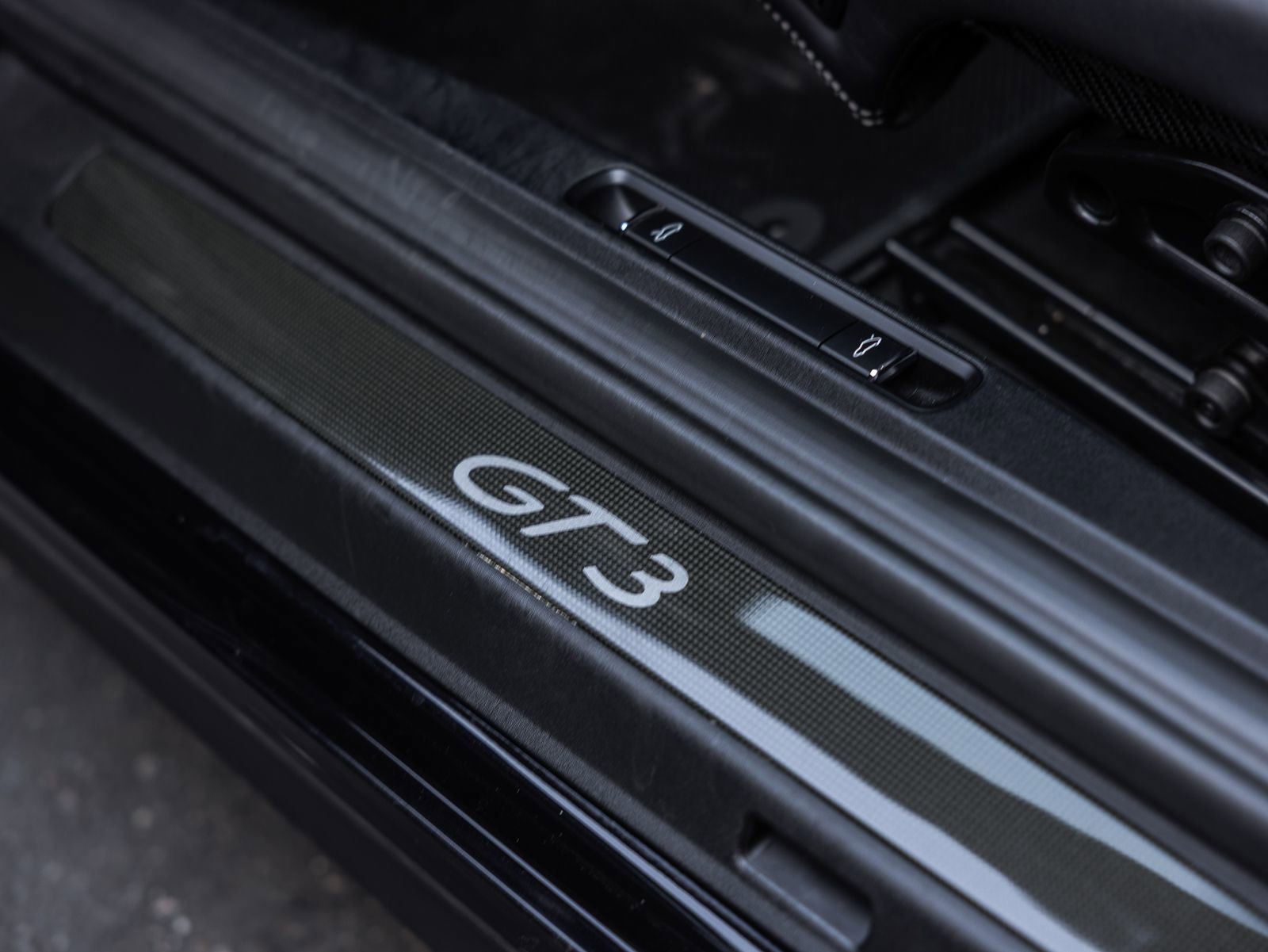 Certified 2018 Porsche 911 GT3 image 20
