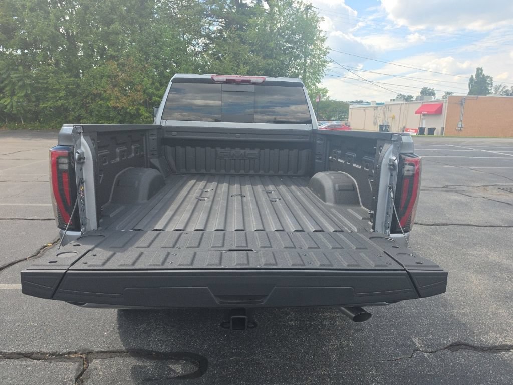 New 2026 GMC Sierra 2500 AT4 w/ LPO, Black Badging Package AWD/4WD image 12