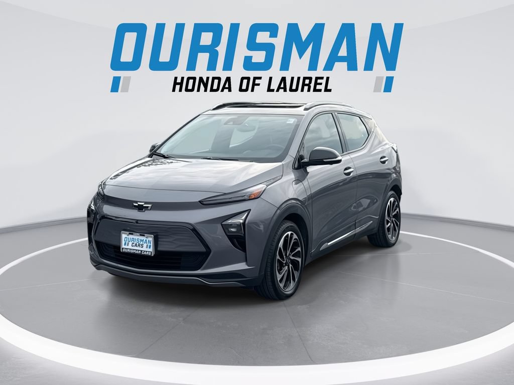 Used 2023 Chevrolet Bolt EUV Premier w/ Sun & Sound Package FWD image 4