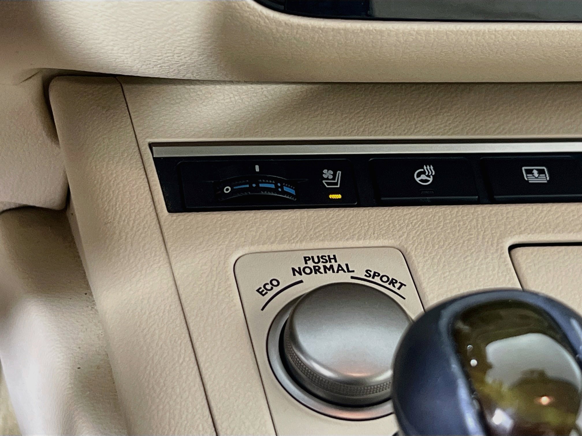 Used 2015 Lexus ES 350 w/ Luxury Package FWD image 20