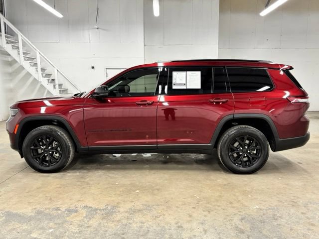 Used 2025 Jeep Grand Cherokee L Altitude RWD image 4