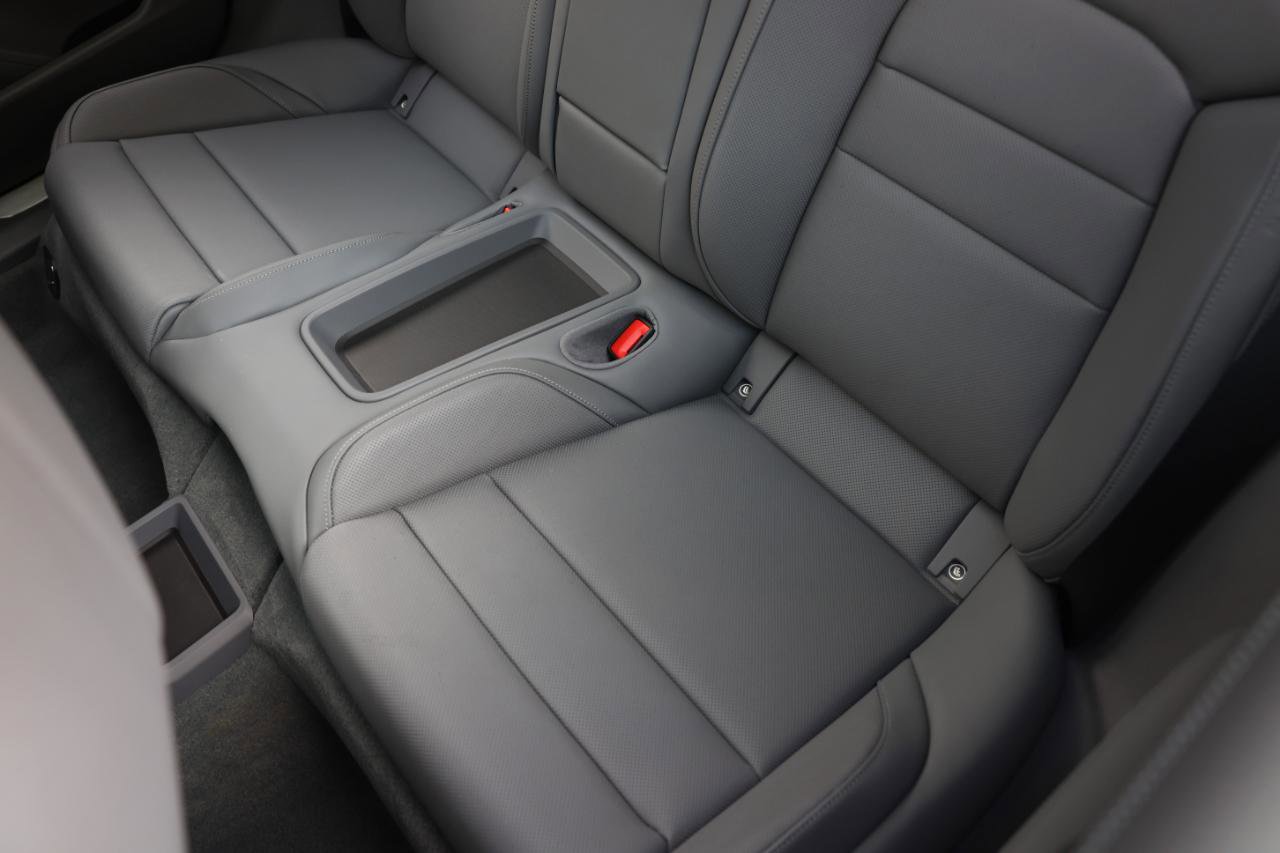 Used 2023 Porsche Taycan 4S image 12