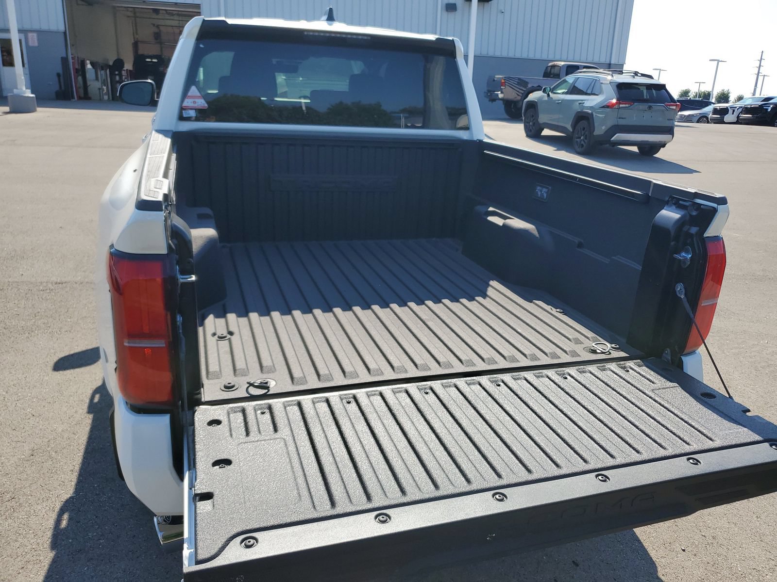 Certified 2026 Toyota Tacoma SR5 AWD/4WD image 8
