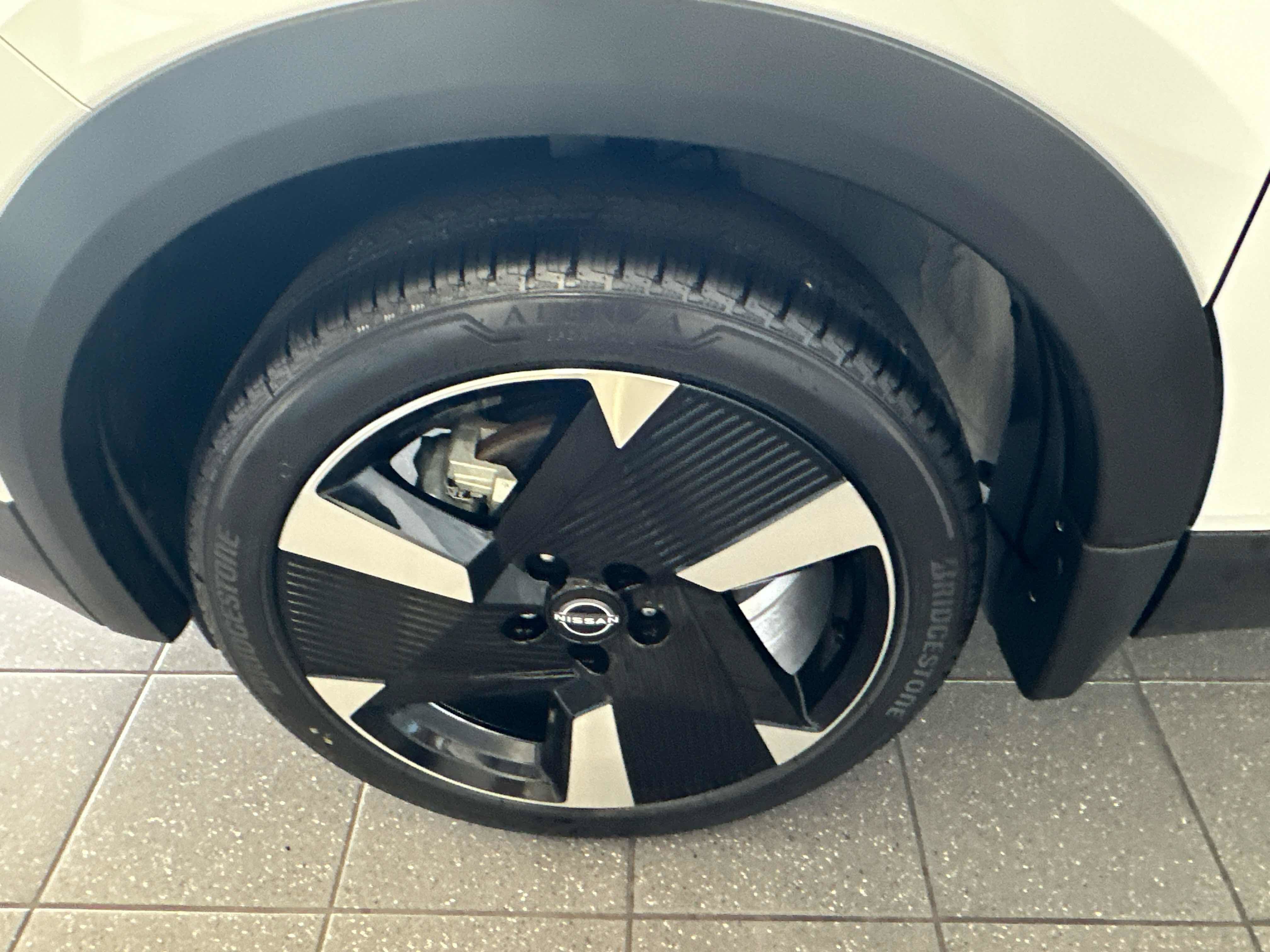 New 2025 Nissan Kicks SR AWD/4WD image 10