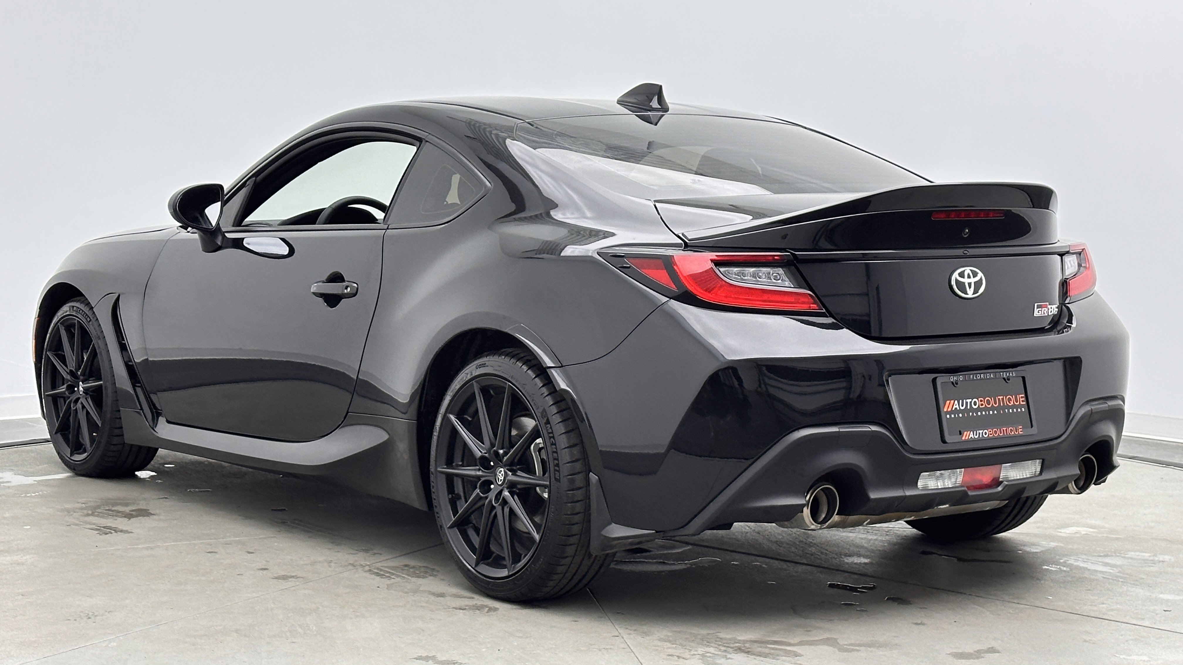 Used 2025 Toyota GR86 Premium image 4