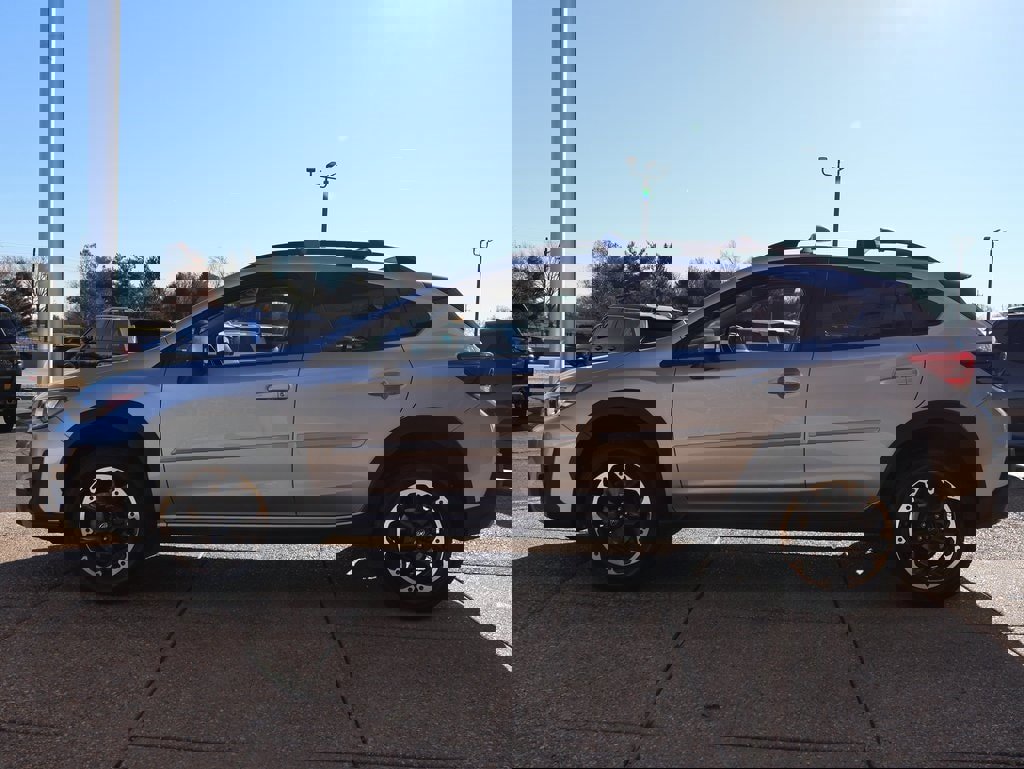 Used 2023 Subaru Crosstrek 2.0i Premium image 3