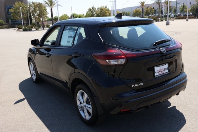 New 2025 Nissan Kicks Play S image 6
