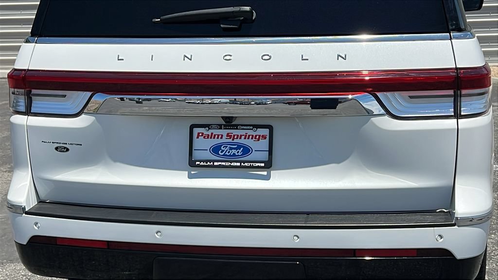 Certified 2024 Lincoln Navigator L Reserve AWD/4WD image 6