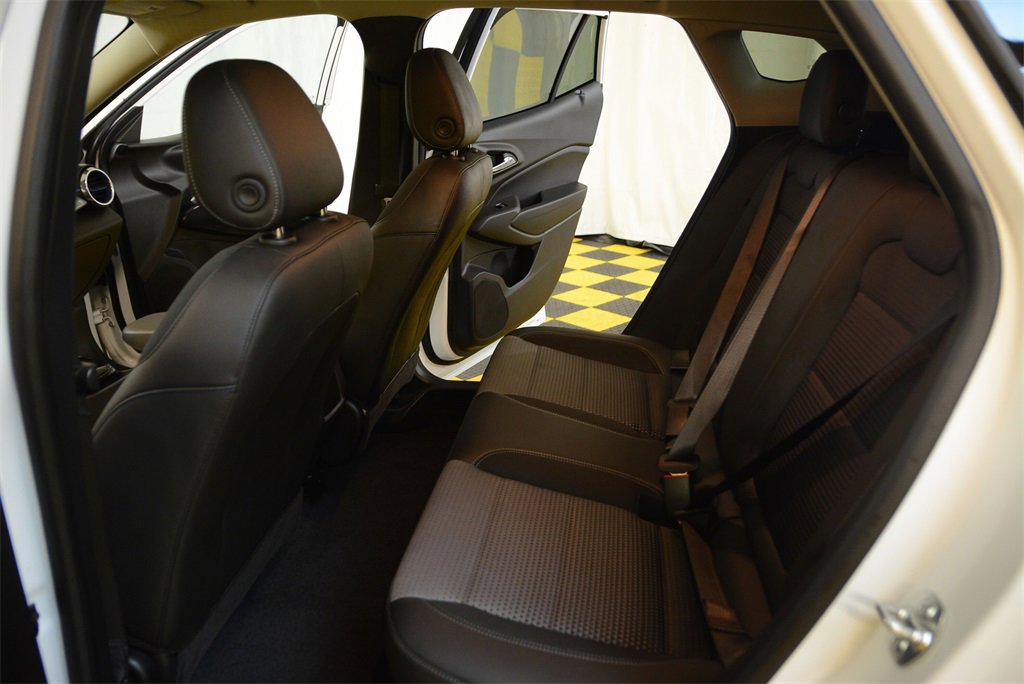 Used 2025 Chevrolet Trax LT image 29
