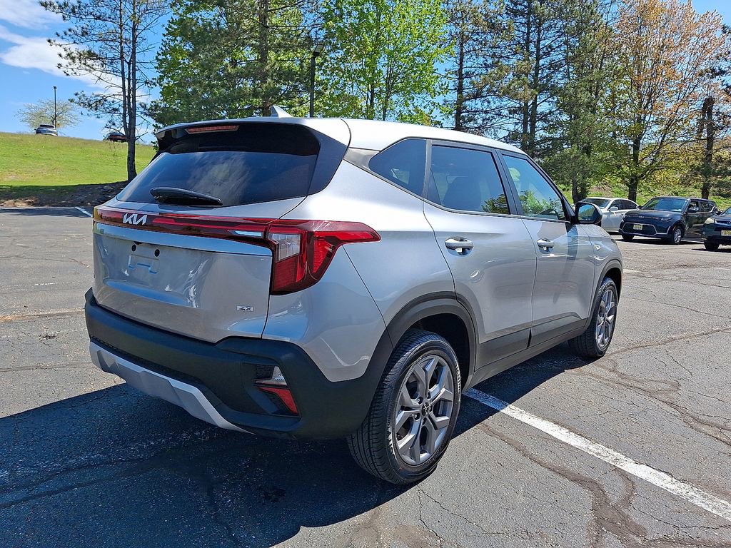 Certified 2024 Kia Seltos LX AWD/4WD image 16