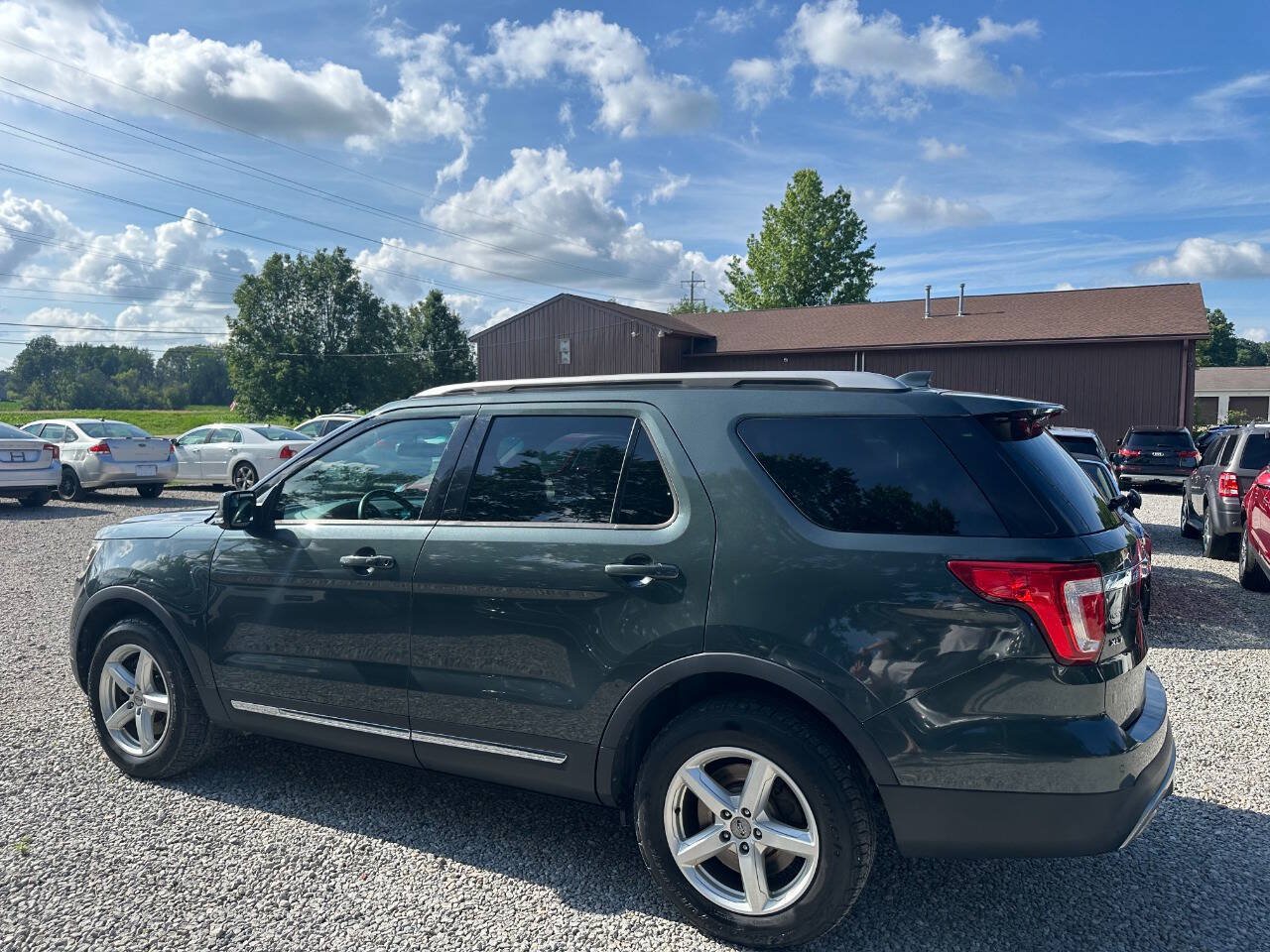 Used 2016 Ford Explorer XLT w/ Equipment Group 202A AWD/4WD image 8