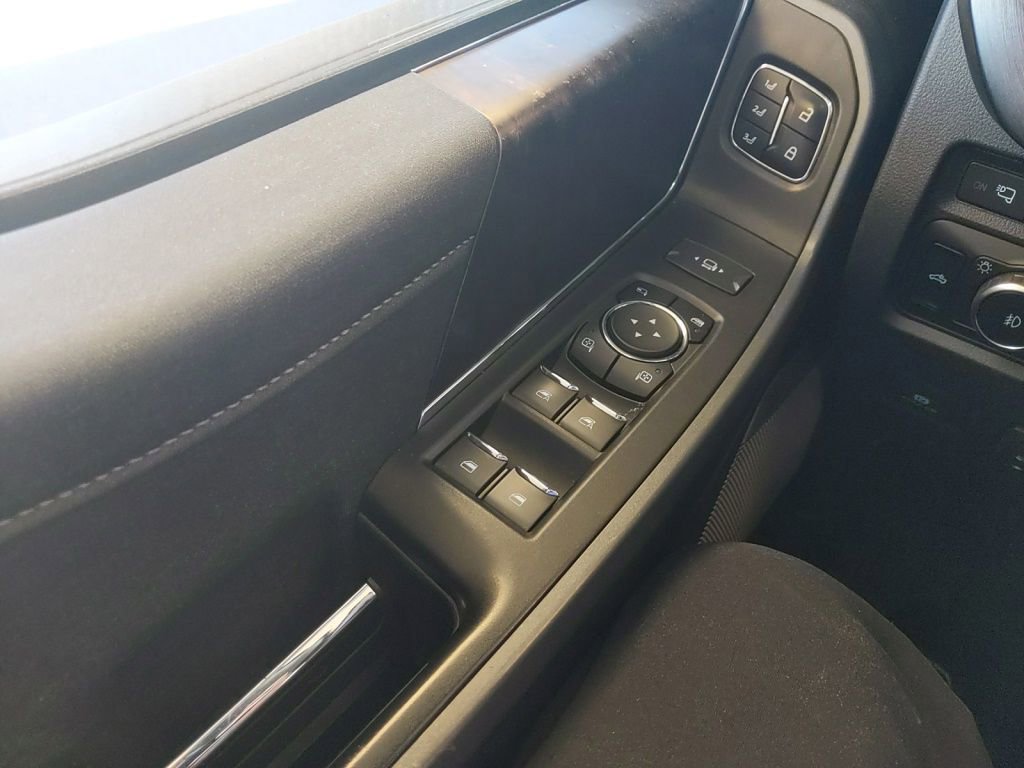 Used 2023 Ford F250 Lariat w/ Sport Appearance Package AWD/4WD image 30