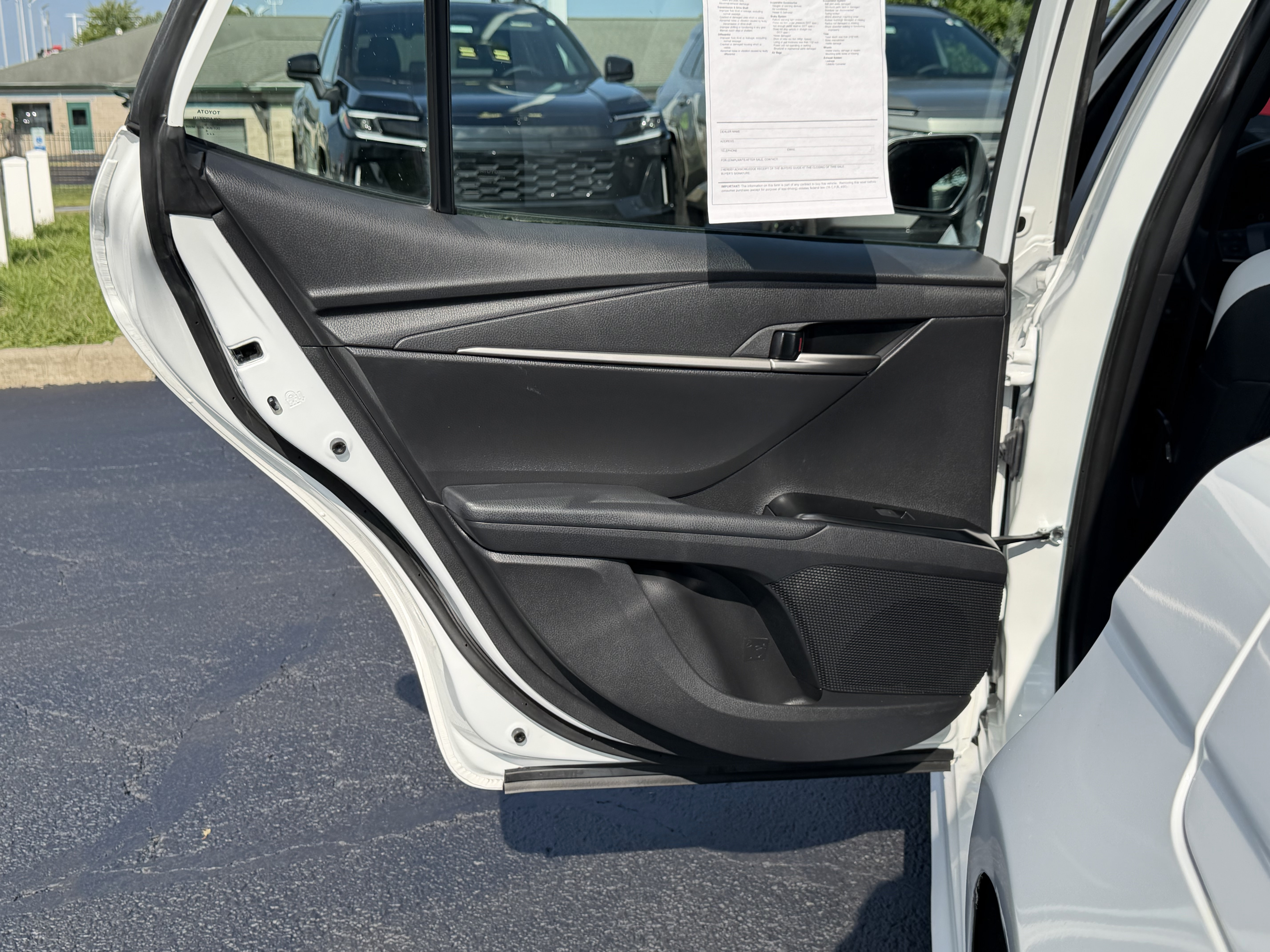 Used 2025 Toyota Camry SE FWD image 19