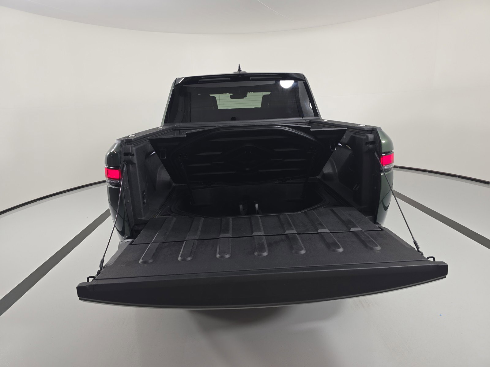 Used 2023 Rivian R1T Adventure AWD/4WD image 15