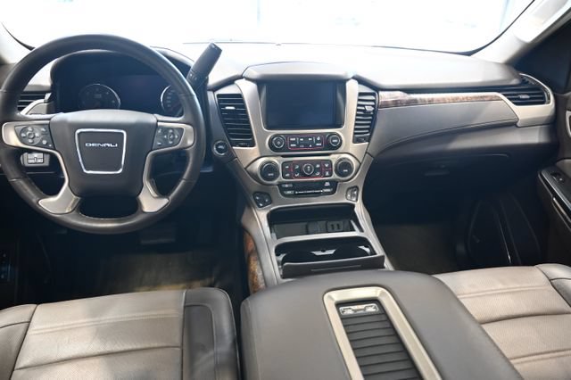 Used 2016 GMC Yukon Denali w/ Open Road Package AWD/4WD image 12