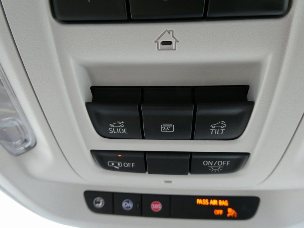 Certified 2024 Buick Envision Avenir image 30