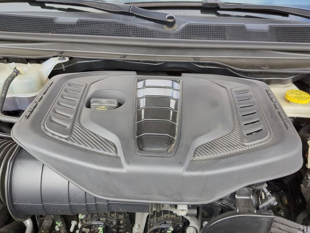 Used 2023 Jeep Wagoneer L Series III w/ Preferred Equipment Group image 10