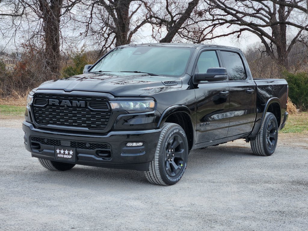 New 2026 RAM 1500 4x4 Crew Cab image 2