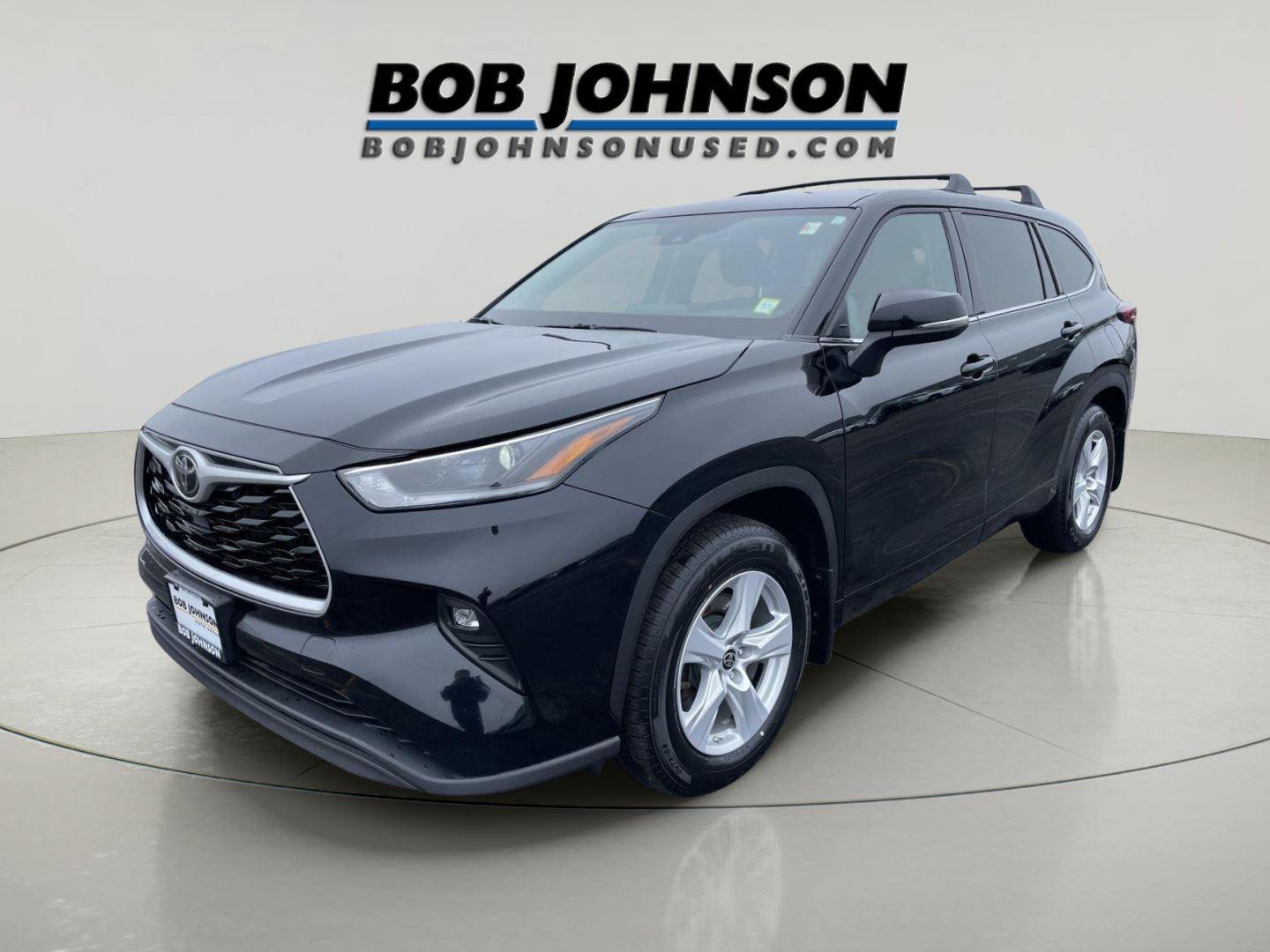 Used 2021 Toyota Highlander LE image 3