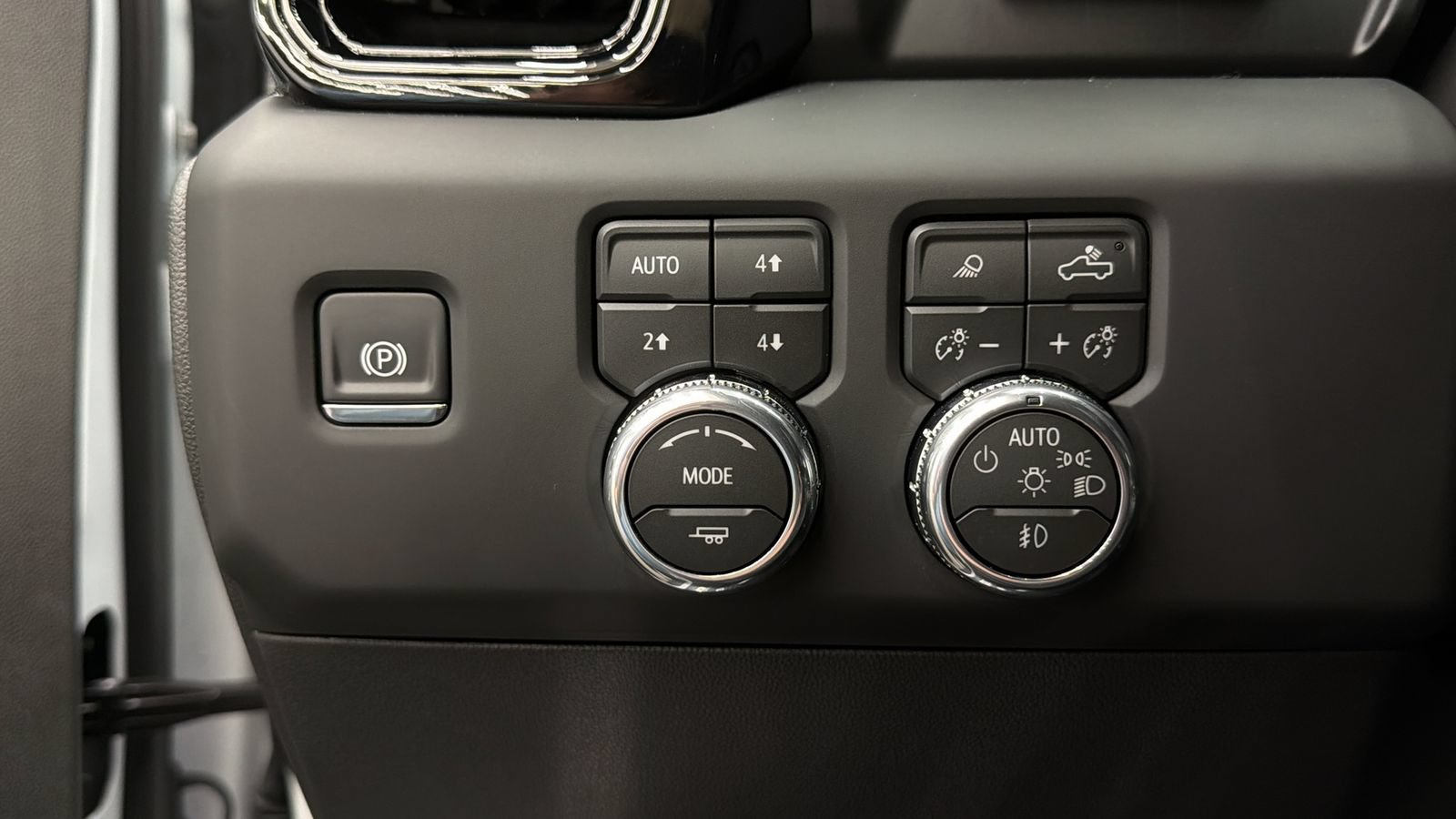 Used 2026 GMC Sierra 1500 AT4 w/ AT4 Premium Package AWD/4WD image 31