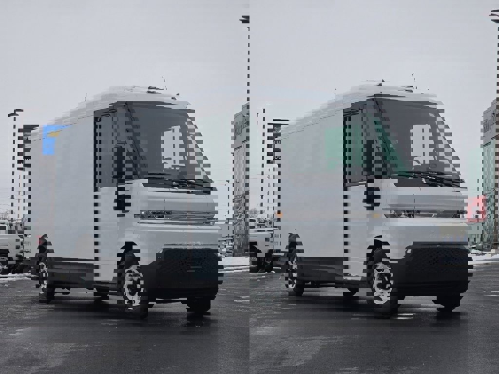 New 2025 Chevrolet Brightdrop 600 w/ Power Door Package image 2