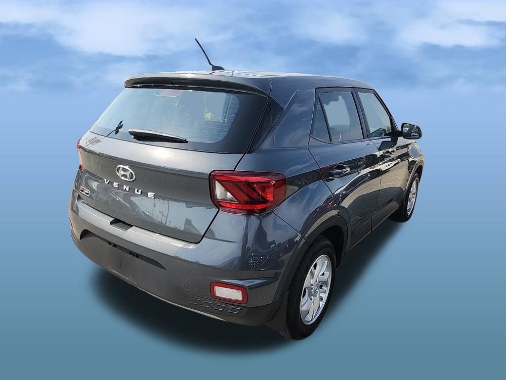 Certified 2025 Hyundai Venue SE image 8