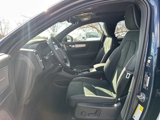 New 2026 Volvo XC40 B5 Ultra w/ Protection Package Premier image 13