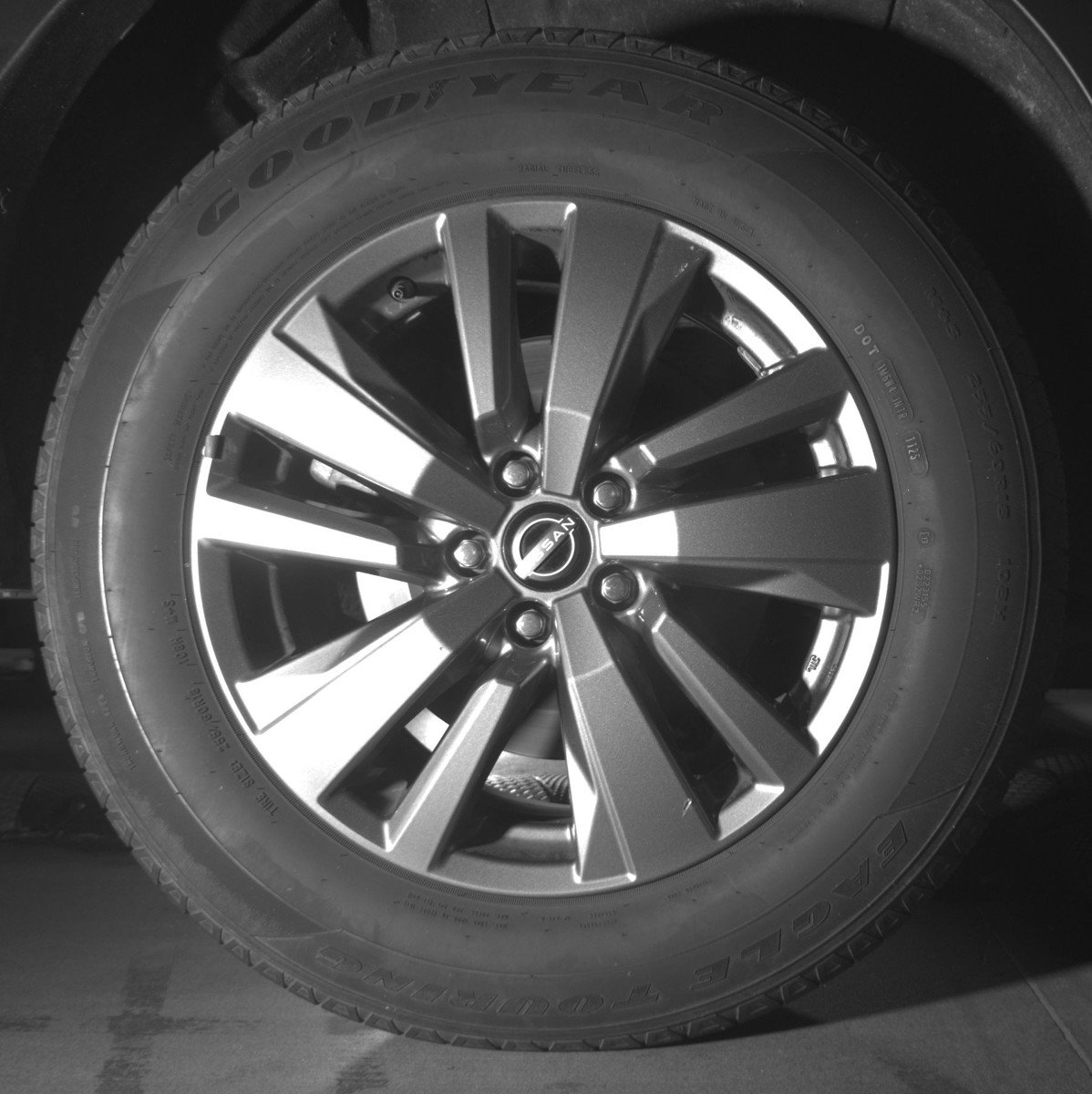 Used 2025 Nissan Pathfinder SV FWD image 15