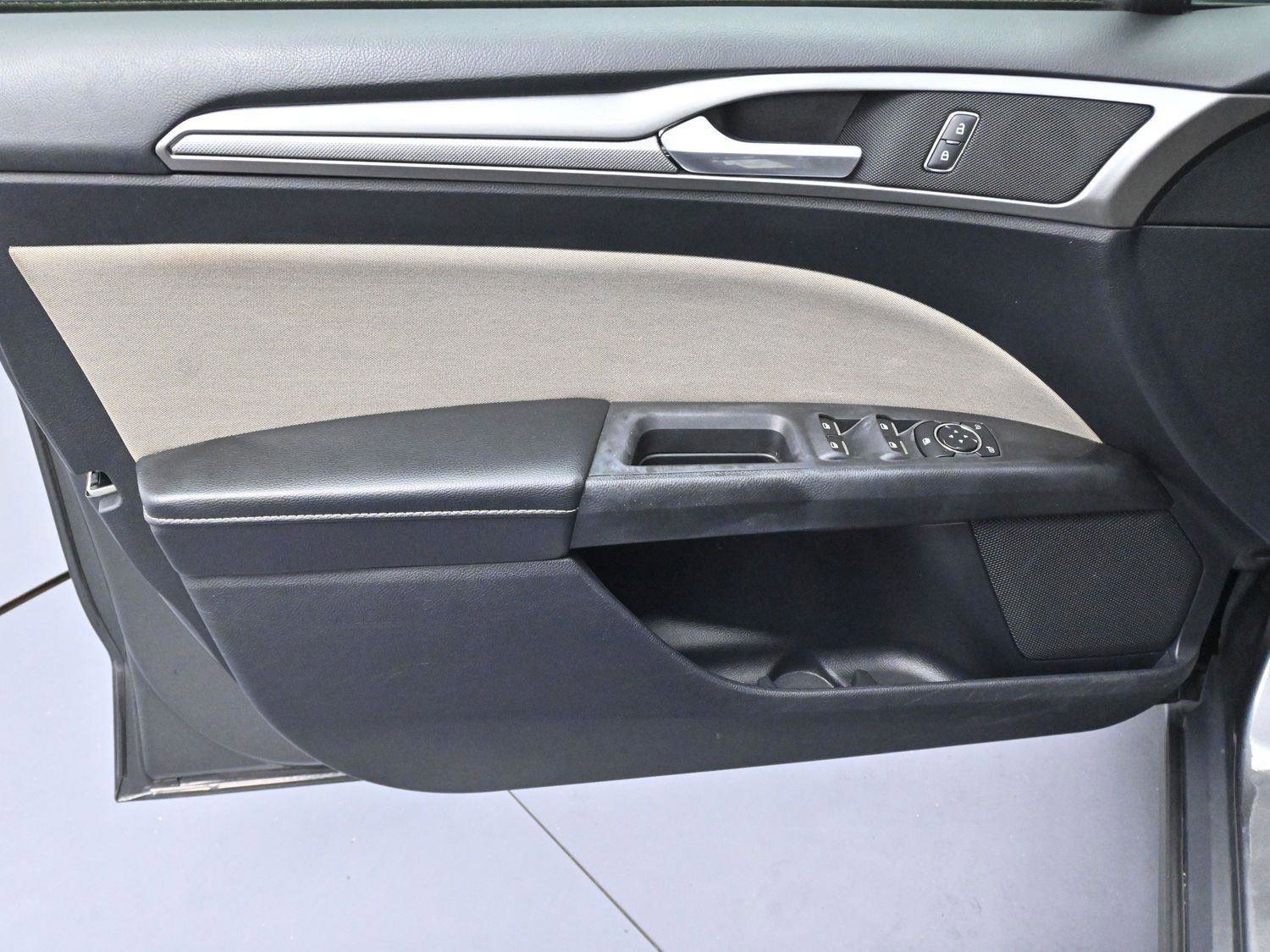 Used 2020 Ford Fusion S FWD image 10