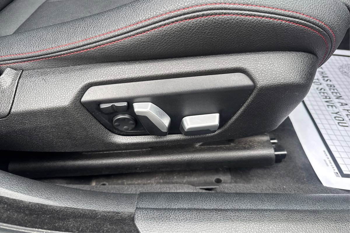 Used 2018 BMW 330i Gran Turismo xDrive image 38