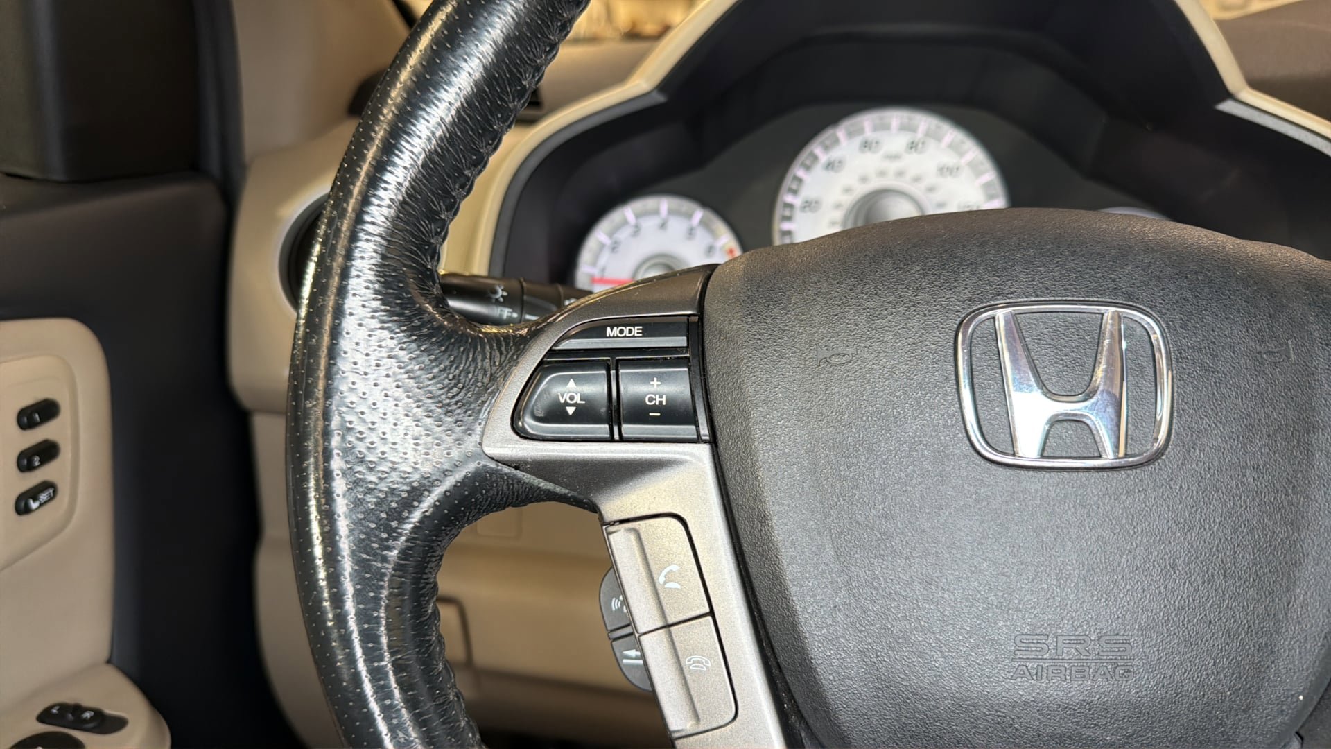 Used 2015 Honda Pilot Touring image 26