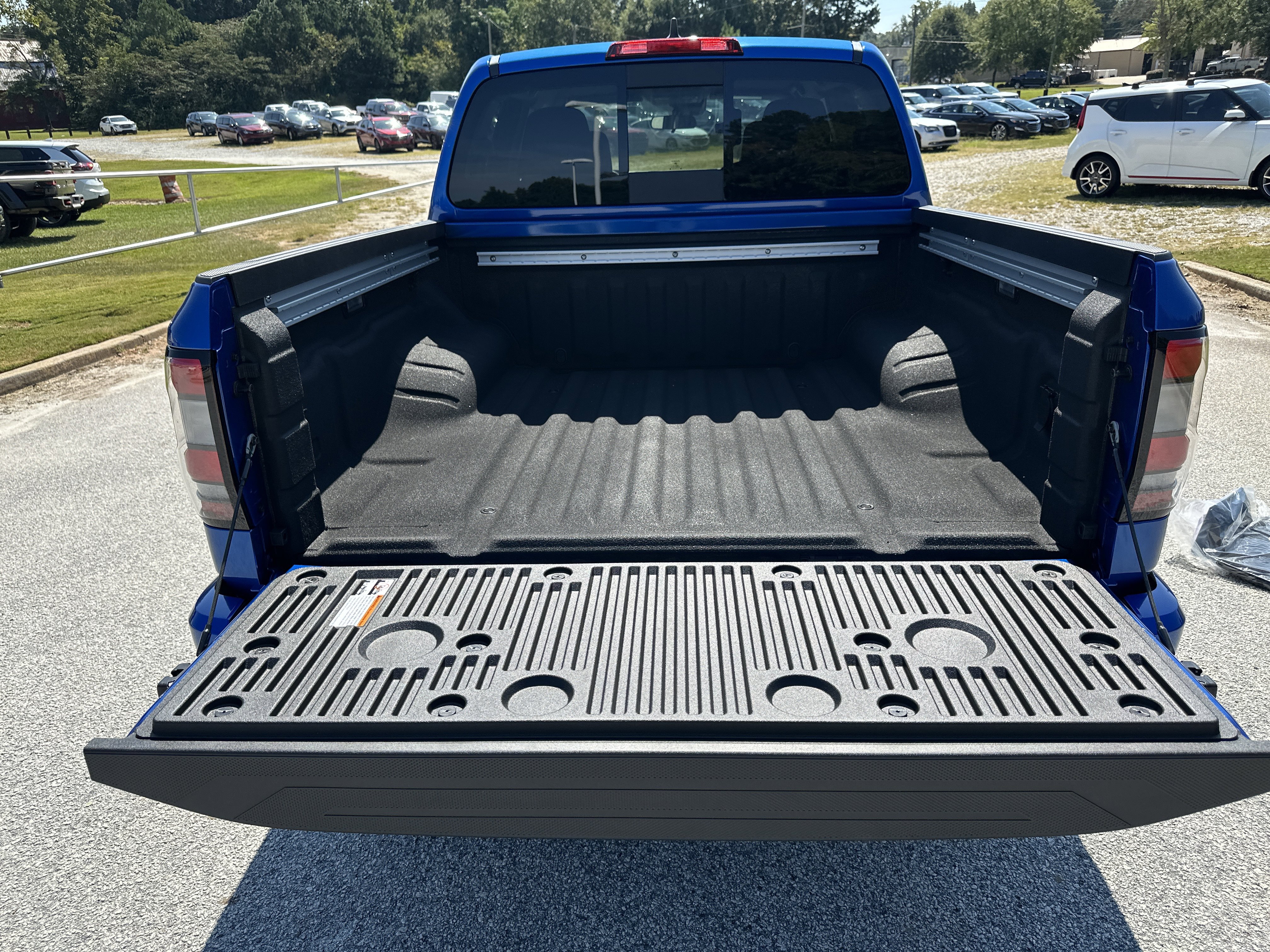 New 2026 Nissan Frontier SV image 18