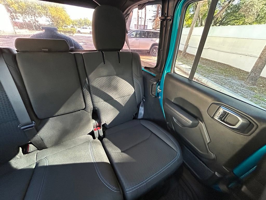 Used 2024 Jeep Wrangler Unlimited Rubicon 4xe AWD/4WD image 14