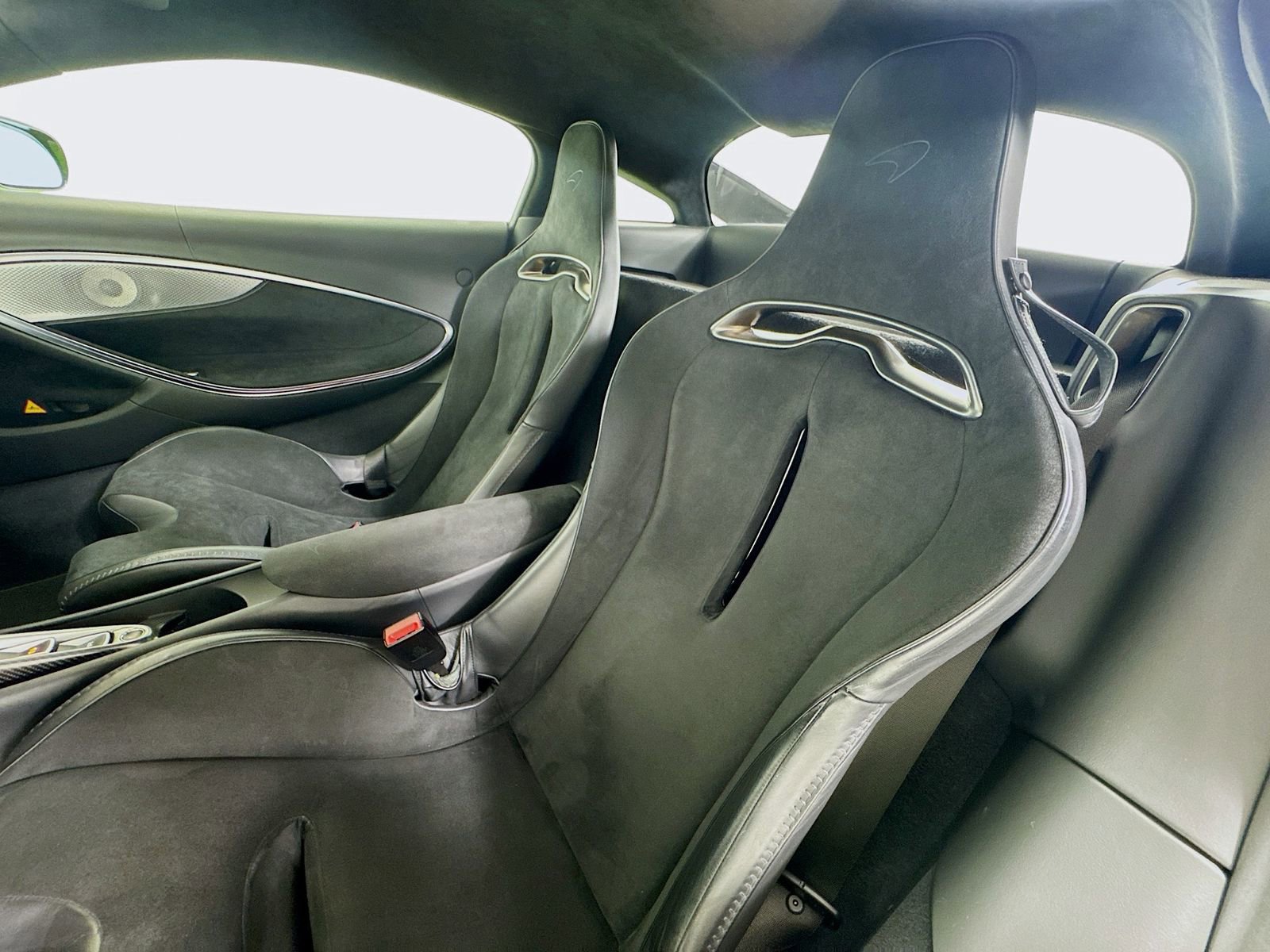 Used 2025 McLaren Artura image 19