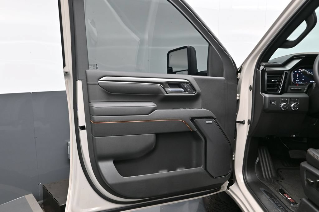 Used 2026 GMC Sierra 2500 AT4 w/ AT4 Premium Plus Package AWD/4WD image 8