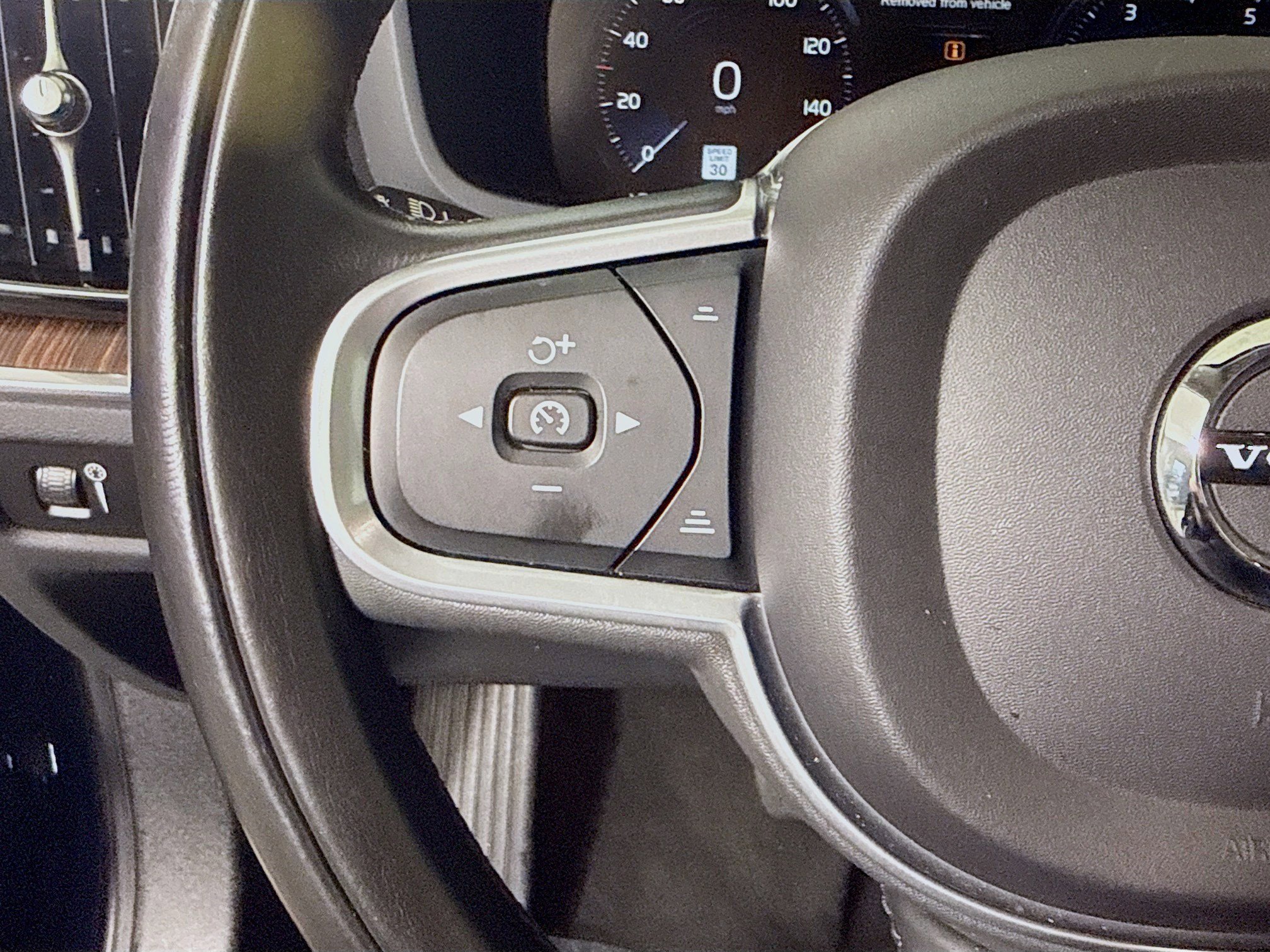 Used 2022 Volvo S60 B5 Inscription FWD image 14