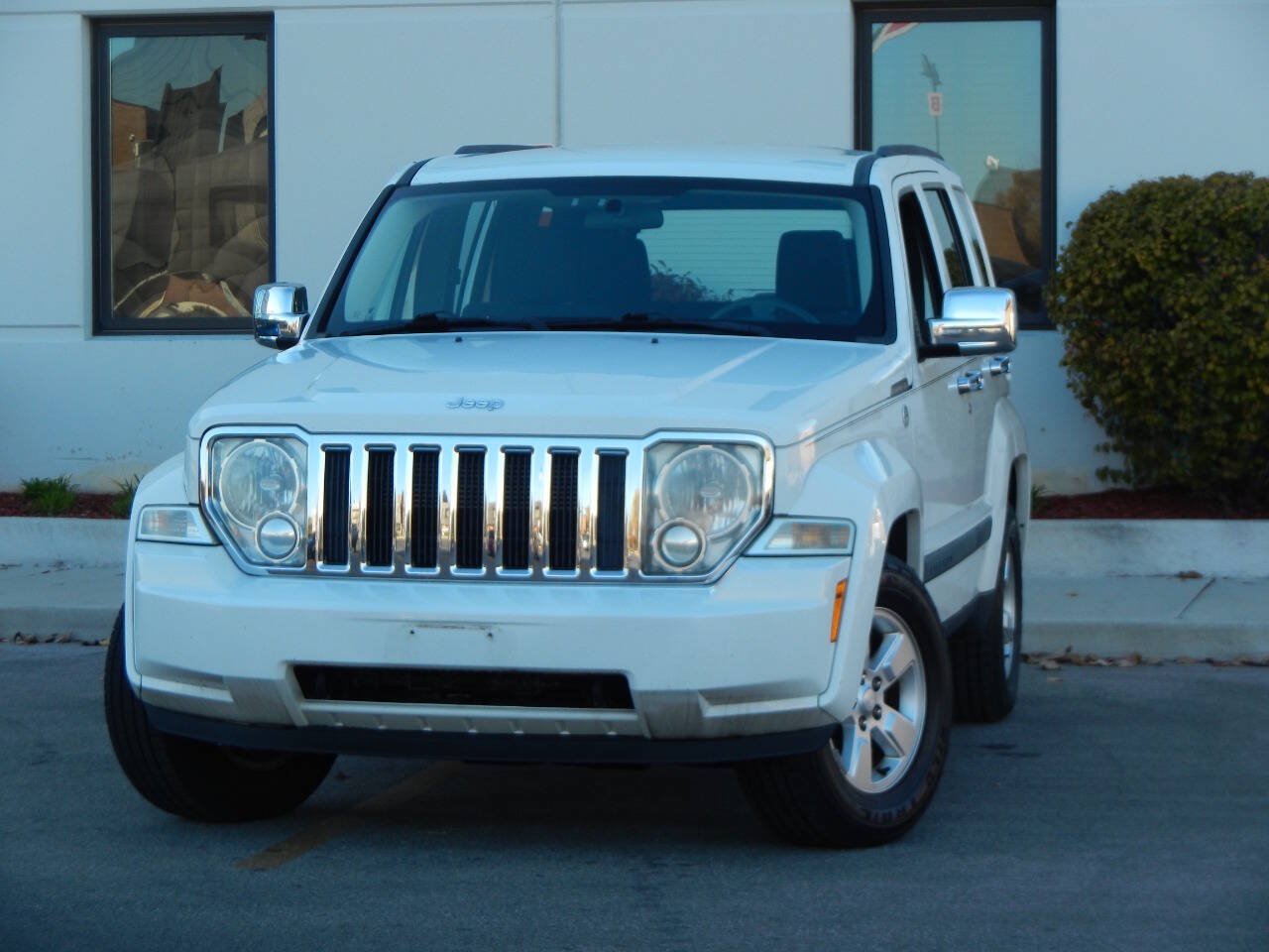 Used 2009 Jeep Liberty Sport w/ Skid Plate Group AWD/4WD image 3