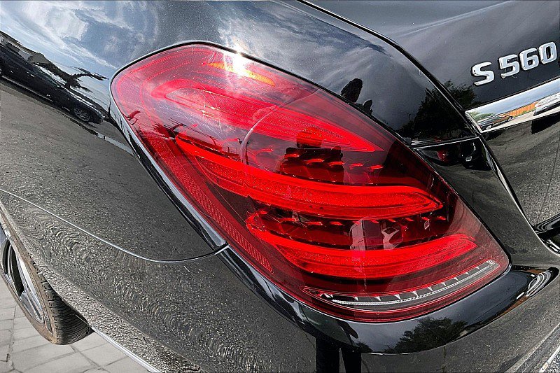 Used 2018 Mercedes-Benz S 560 4MATIC Sedan image 26