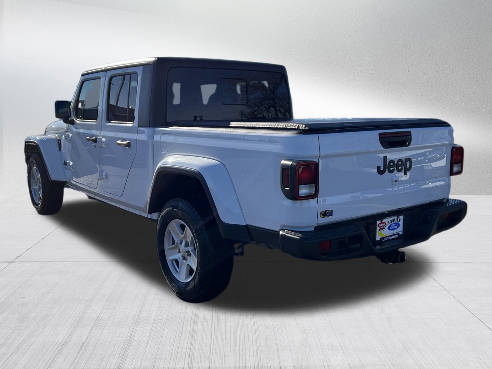 Used 2022 Jeep Gladiator Sport image 5