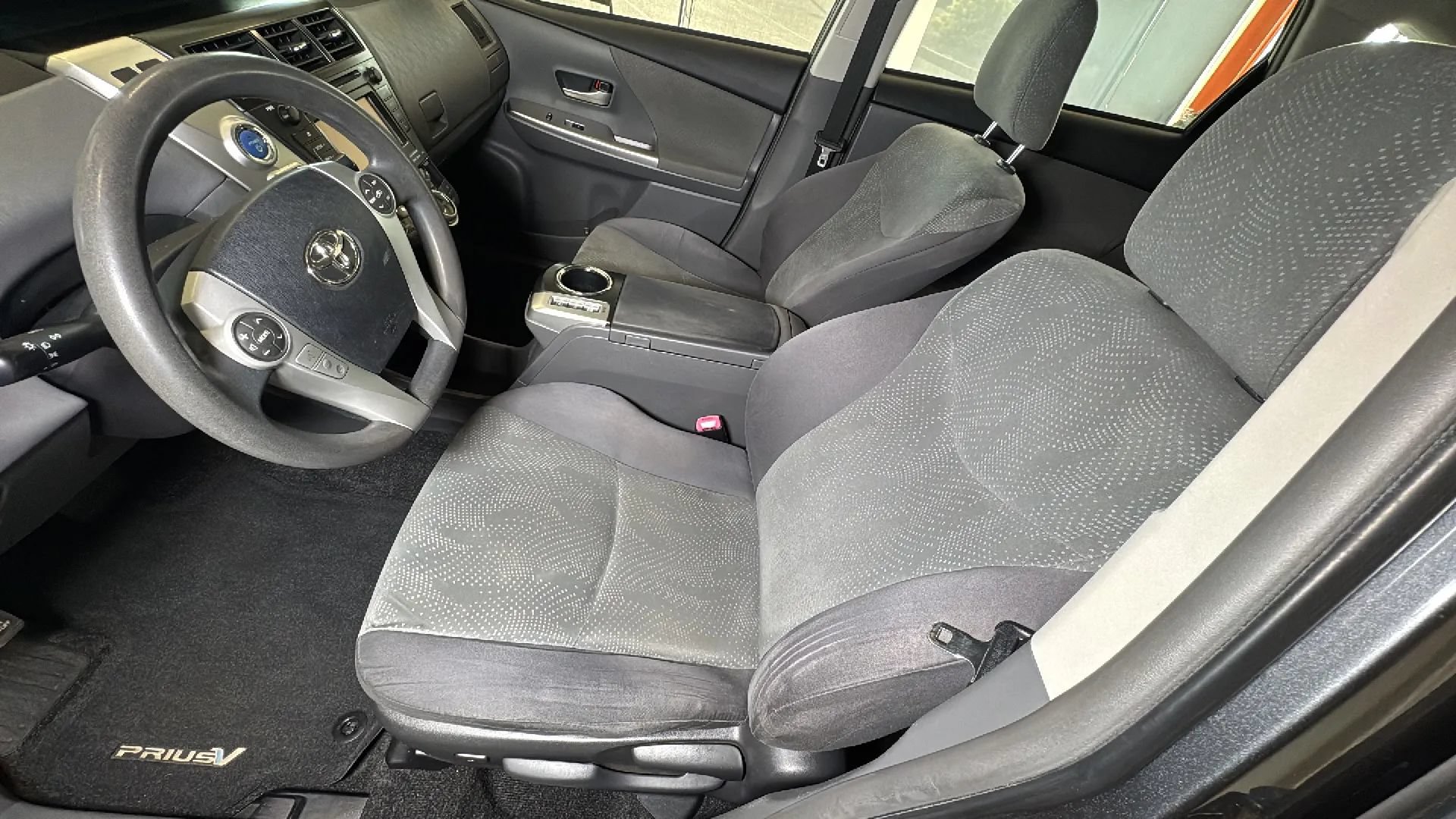 Used 2012 Toyota Prius V Three FWD image 32