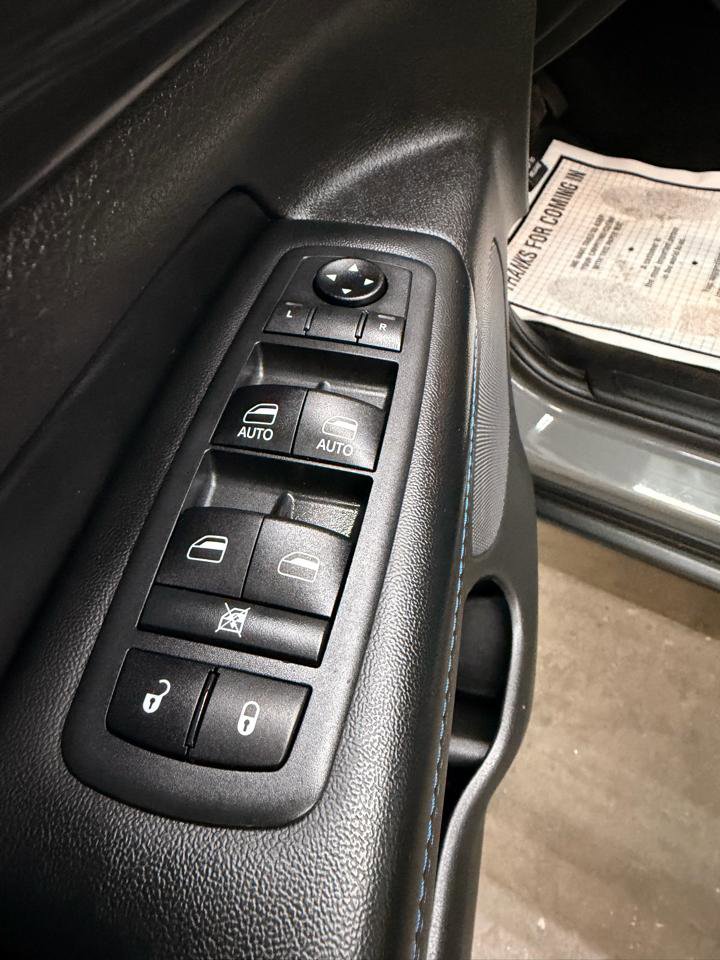 Used 2019 Jeep Grand Cherokee Laredo RWD image 14