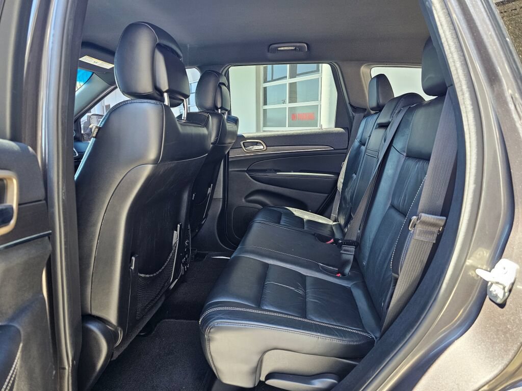 Used 2015 Jeep Grand Cherokee Limited AWD/4WD image 16