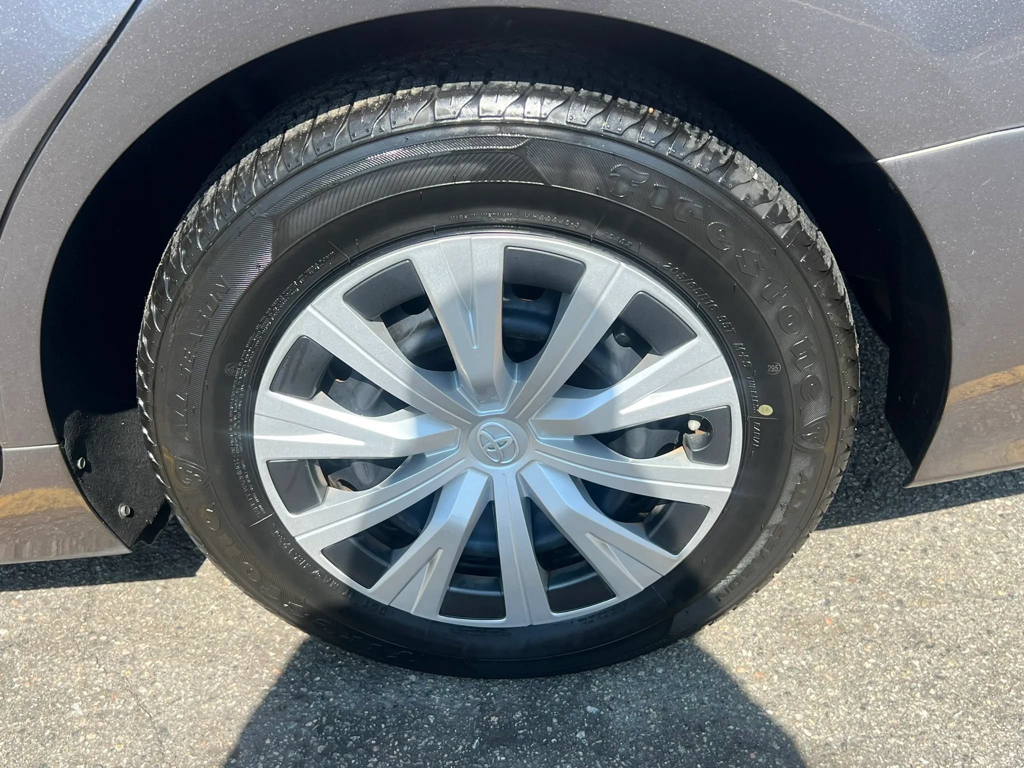 Used 2020 Toyota Camry LE w/ Fleet Convenience Package FWD image 10