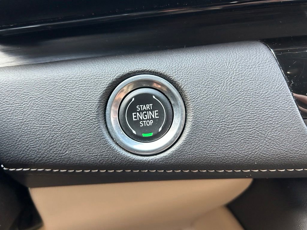 Used 2022 Cadillac Escalade Premium Luxury w/ Performance Package AWD/4WD image 29