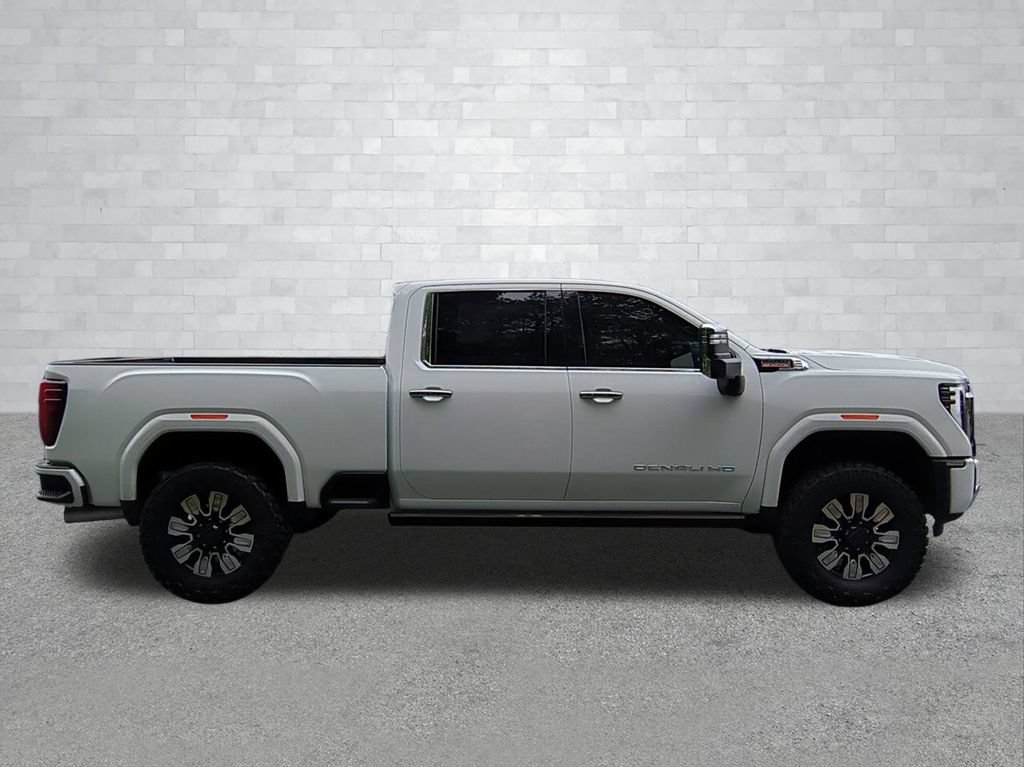Used 2026 GMC Sierra 2500 Denali w/ Denali Reserve Package AWD/4WD image 3