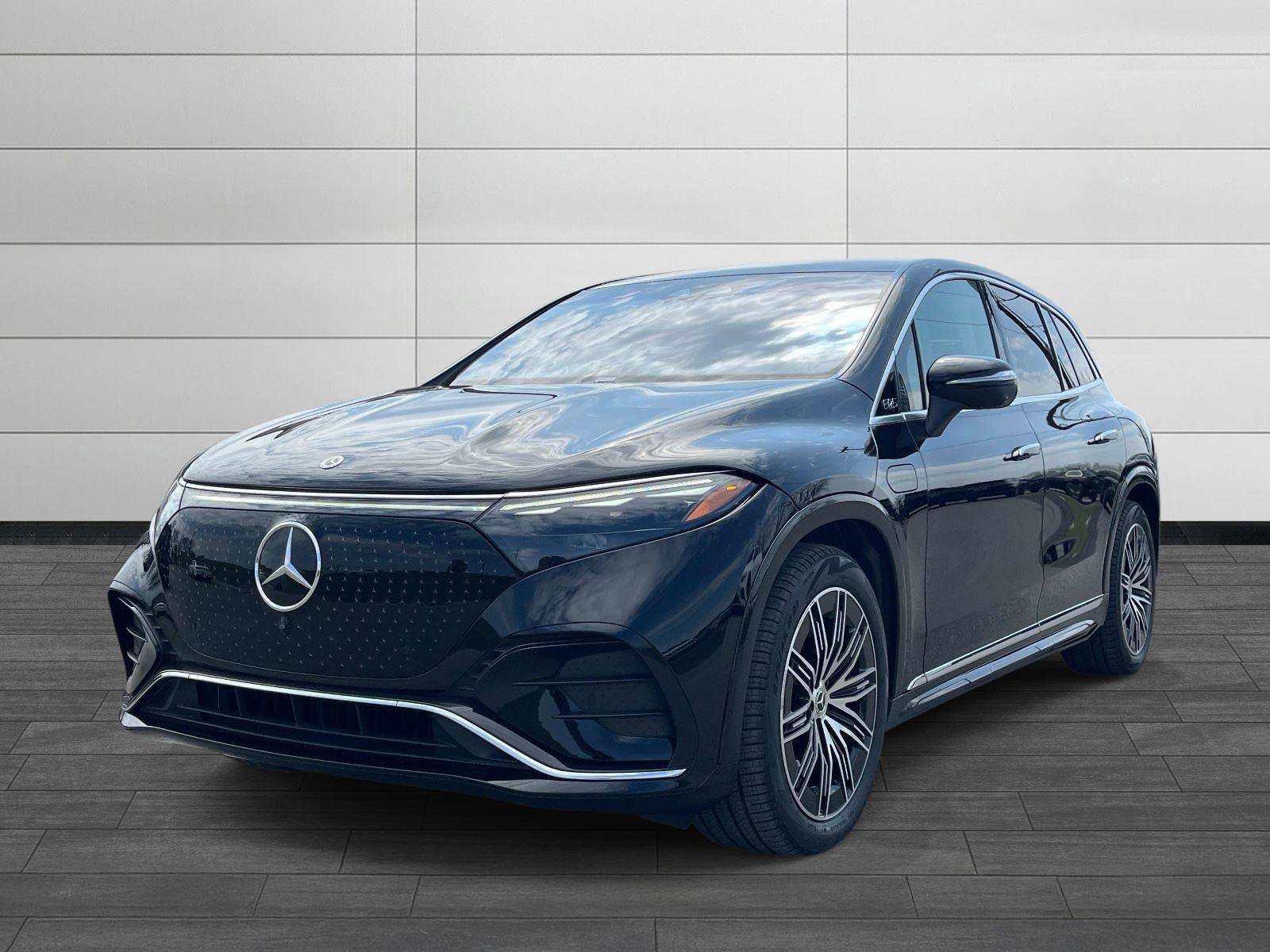 Certified 2023 Mercedes-Benz EQS 580 4MATIC SUV image 7