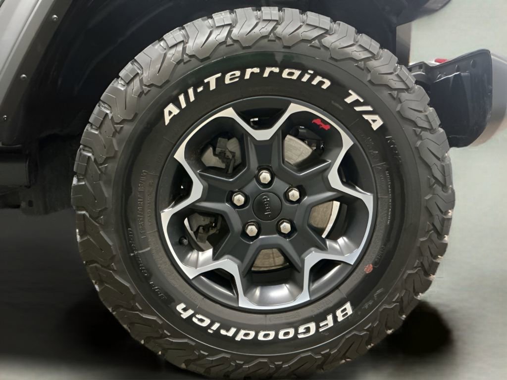 Used 2023 Jeep Wrangler Unlimited Rubicon w/ Cold Weather Group image 34