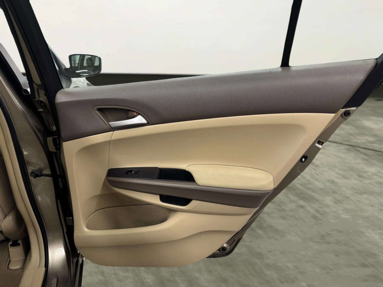 Used 2009 Honda Accord LX-P image 16